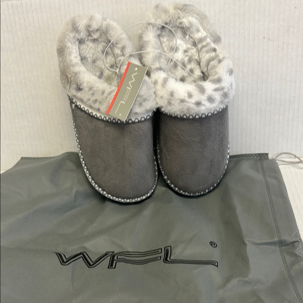 Women’s Gray Faux Fur Lined Slippers